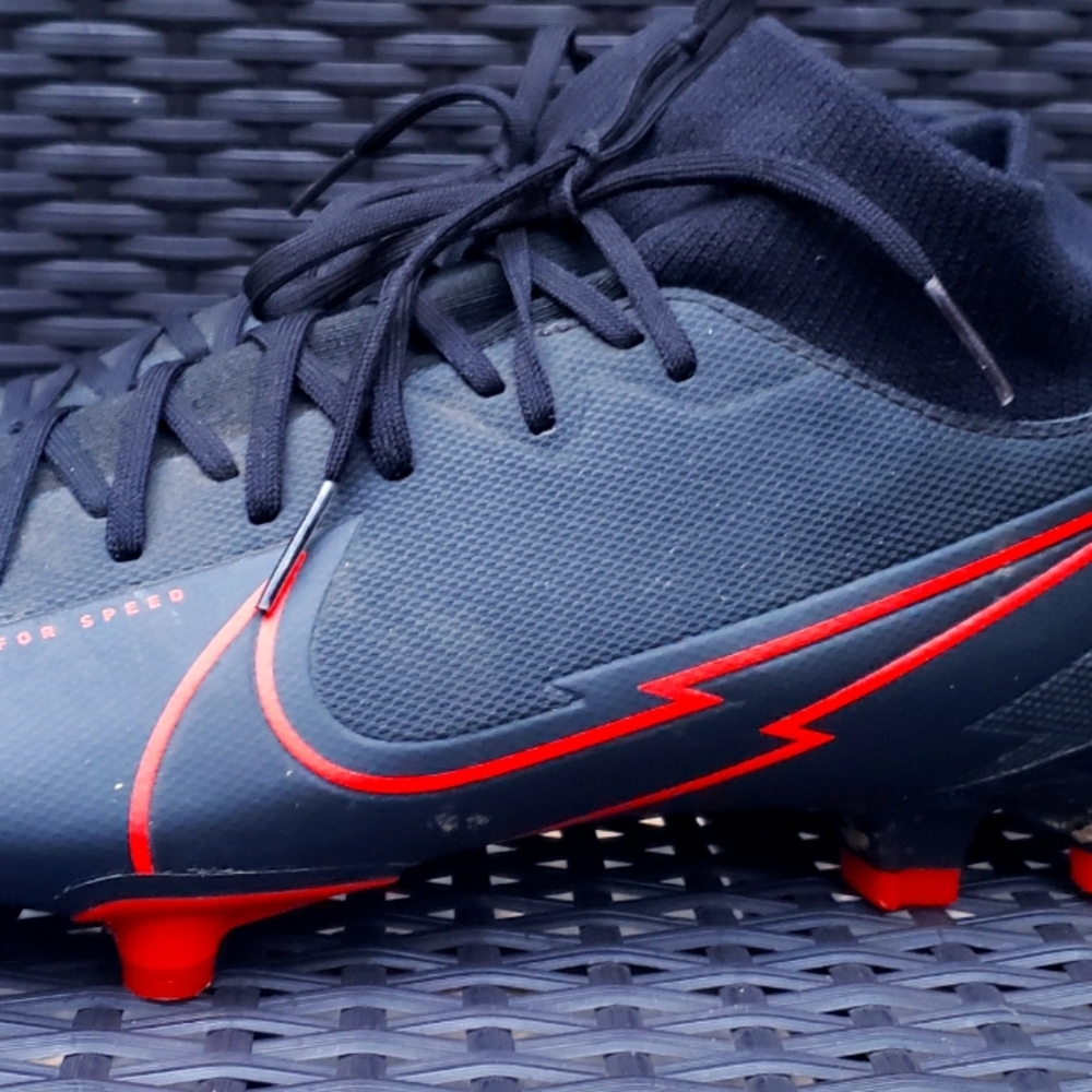 Nike Mercurial soccer cleats US 7